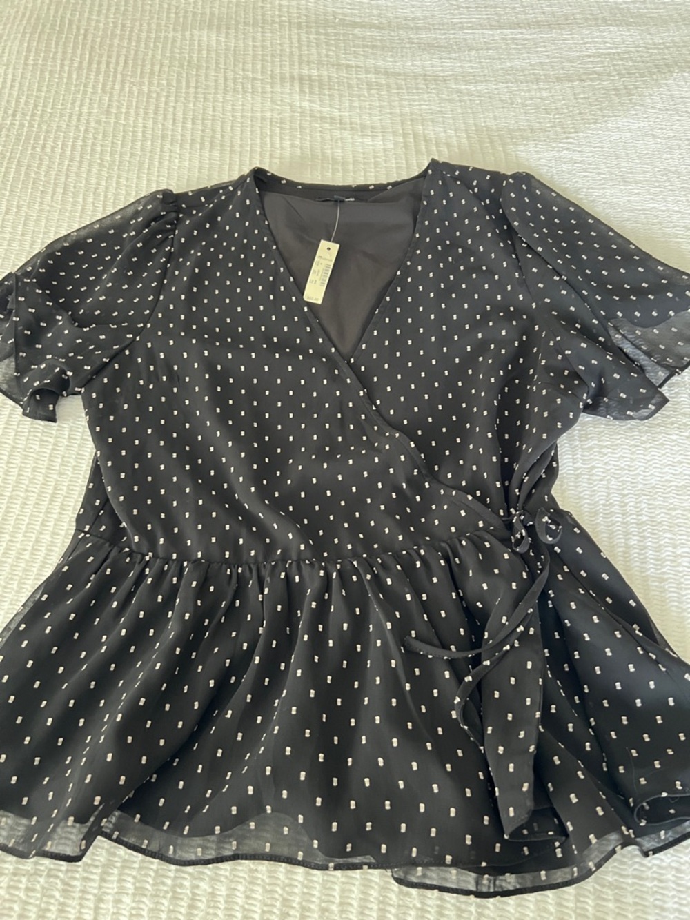 Madewell Black Wrap V-Neck Top with white Dot Print Size M NWT
